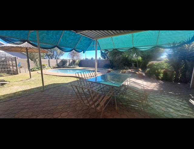 3 BEDROOM HOUSE FOR SALE IN GROENEWEIDE